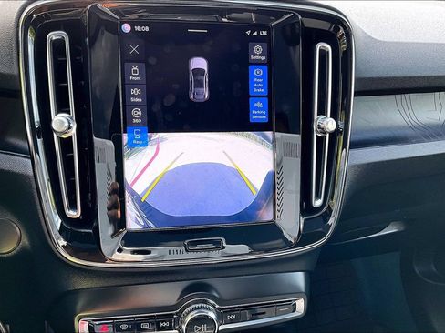 Certified 2023 Volvo C40 P8 Recharge Ultimate w/ Protection Package Premier AWD/4WD image 28