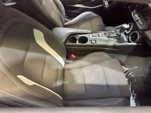 Used 2019 Chevrolet Camaro LT RWD image 32