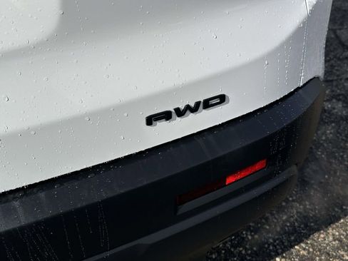 Certified 2023 GMC Acadia SLT w/ Elevation Edition image 11