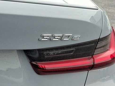 Used 2023 BMW 330e xDrive w/ M Sport Package image 31