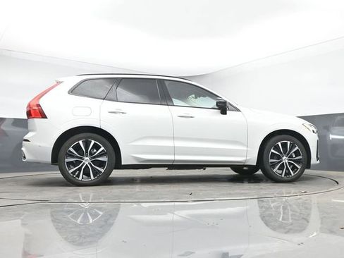 Used 2023 Volvo XC60 B5 Plus FWD image 17