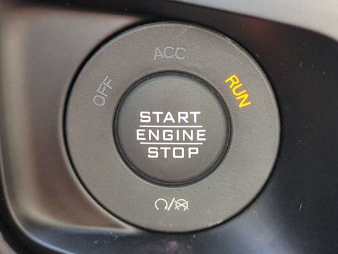 Used 2025 Jeep Wrangler Unlimited Sahara w/ Safety Group AWD/4WD image 32