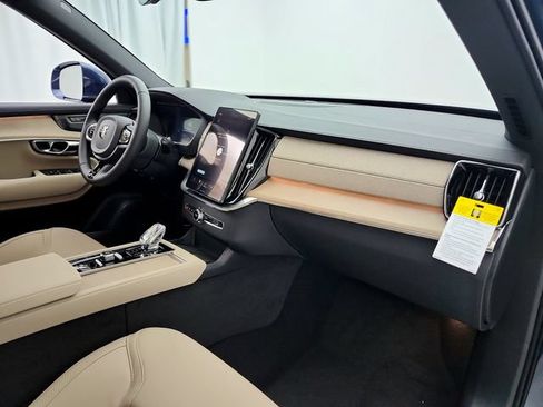 New 2026 Volvo XC90 T8 Plus w/ Protection Package Premier AWD/4WD image 13