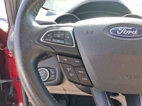 Used 2018 Ford Escape SEL AWD/4WD image 16