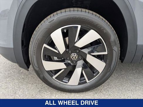 New 2025 Volkswagen Atlas Cross Sport SE AWD/4WD image 9