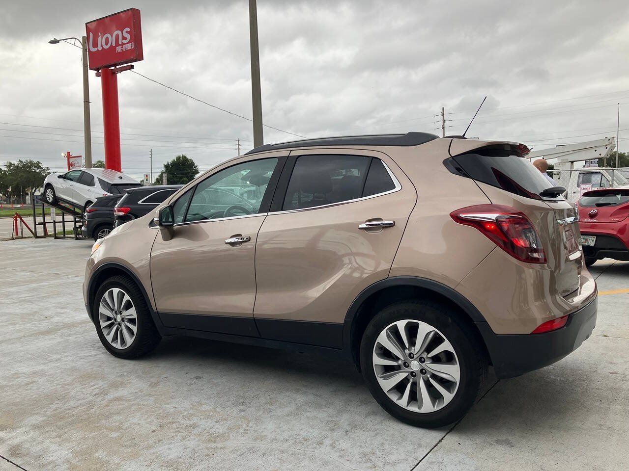 Used 2019 Buick Encore Preferred FWD image 2
