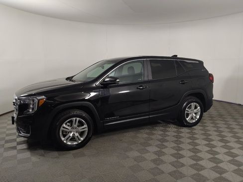 Used 2022 GMC Terrain SLE w/ LPO, Floor Liner Package AWD/4WD image 2
