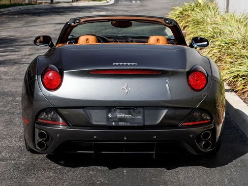 Used 2010 Ferrari California image 4