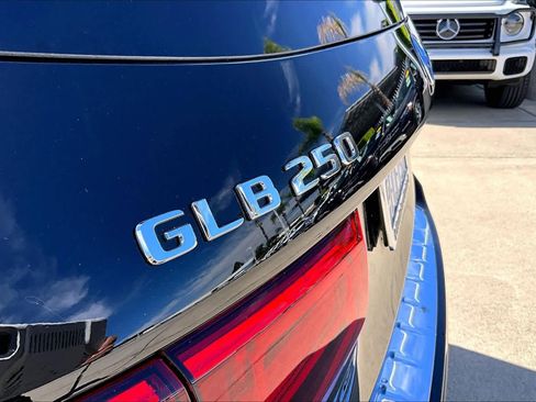 Used 2023 Mercedes-Benz GLB 250 image 9