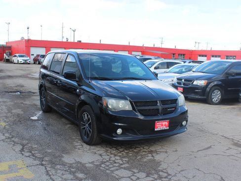 Used 2014 Dodge Grand Caravan SXT image 3