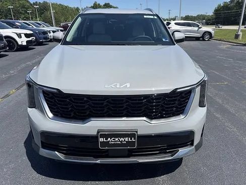 New 2026 Kia Sorento S FWD image 2
