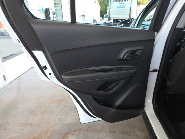 Used 2017 Chevrolet Trax LS FWD image 37