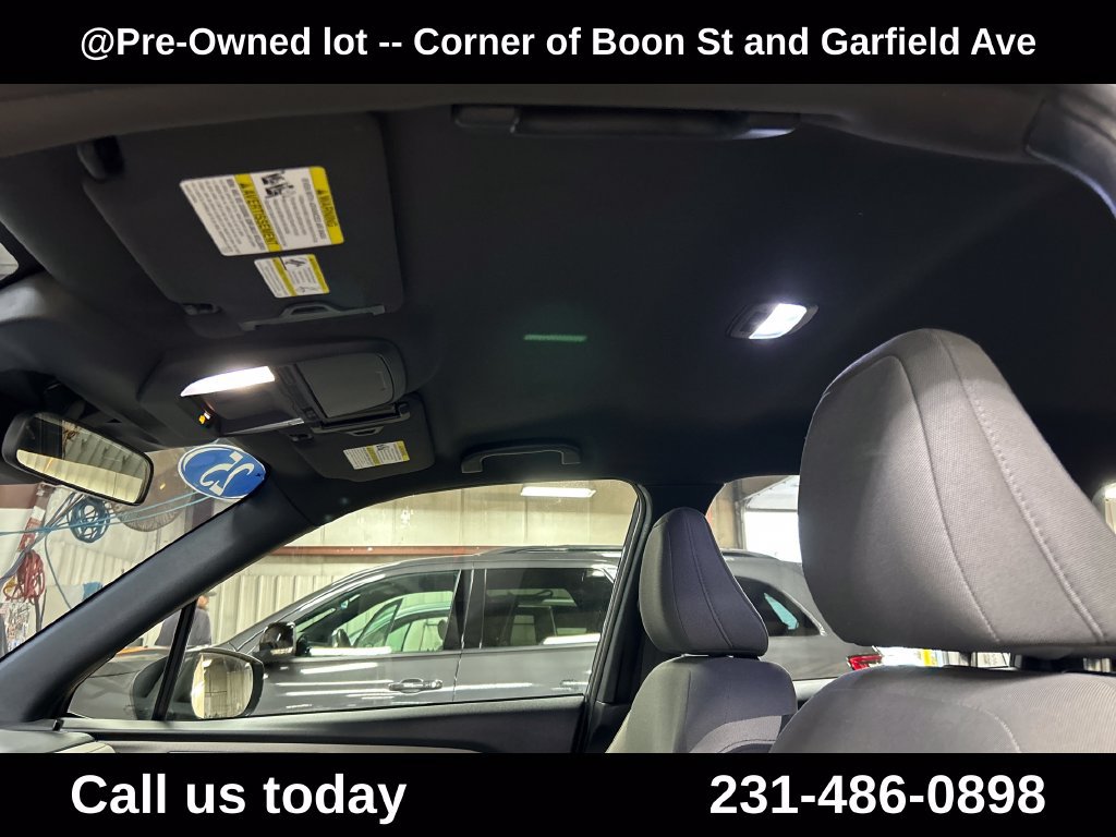 Used 2025 Subaru Forester AWD/4WD image 13