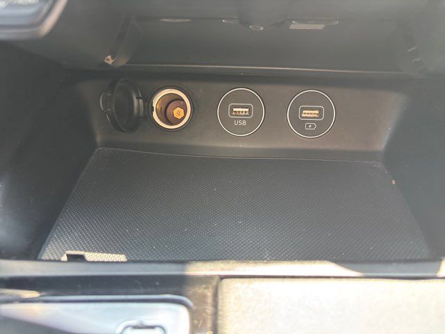 Used 2023 Genesis G70 2.0T RWD image 32