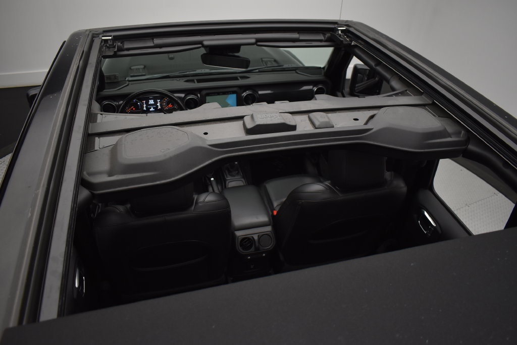 Used 2021 Jeep Wrangler Unlimited Sahara AWD/4WD image 20