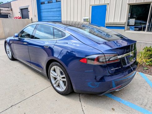 Used 2015 Tesla Model S AWD image 5