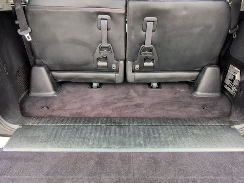 Used 2013 Lexus LX 570 4WD w/ Luxury Pkg image 37