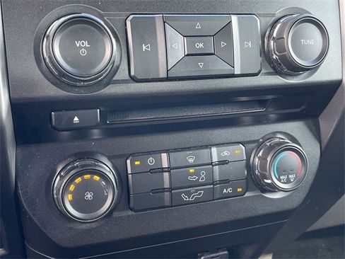 Used 2017 Ford F150 XLT w/ Trailer Tow Package image 15