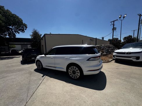 Used 2021 Lincoln Aviator Black Label w/ Dynamic Handling Package AWD/4WD image 3