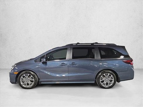 Used 2025 Honda Odyssey Touring image 9