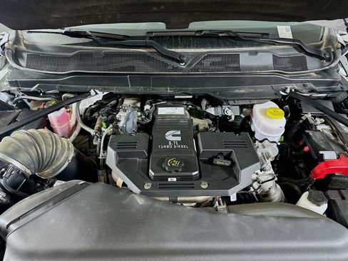 Used 2024 RAM 2500 Laramie w/ Safety Group image 32