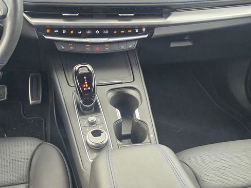 Used 2025 Cadillac XT4 Sport FWD image 19