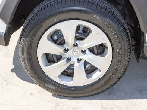 Used 2022 Toyota RAV4 LE image 38