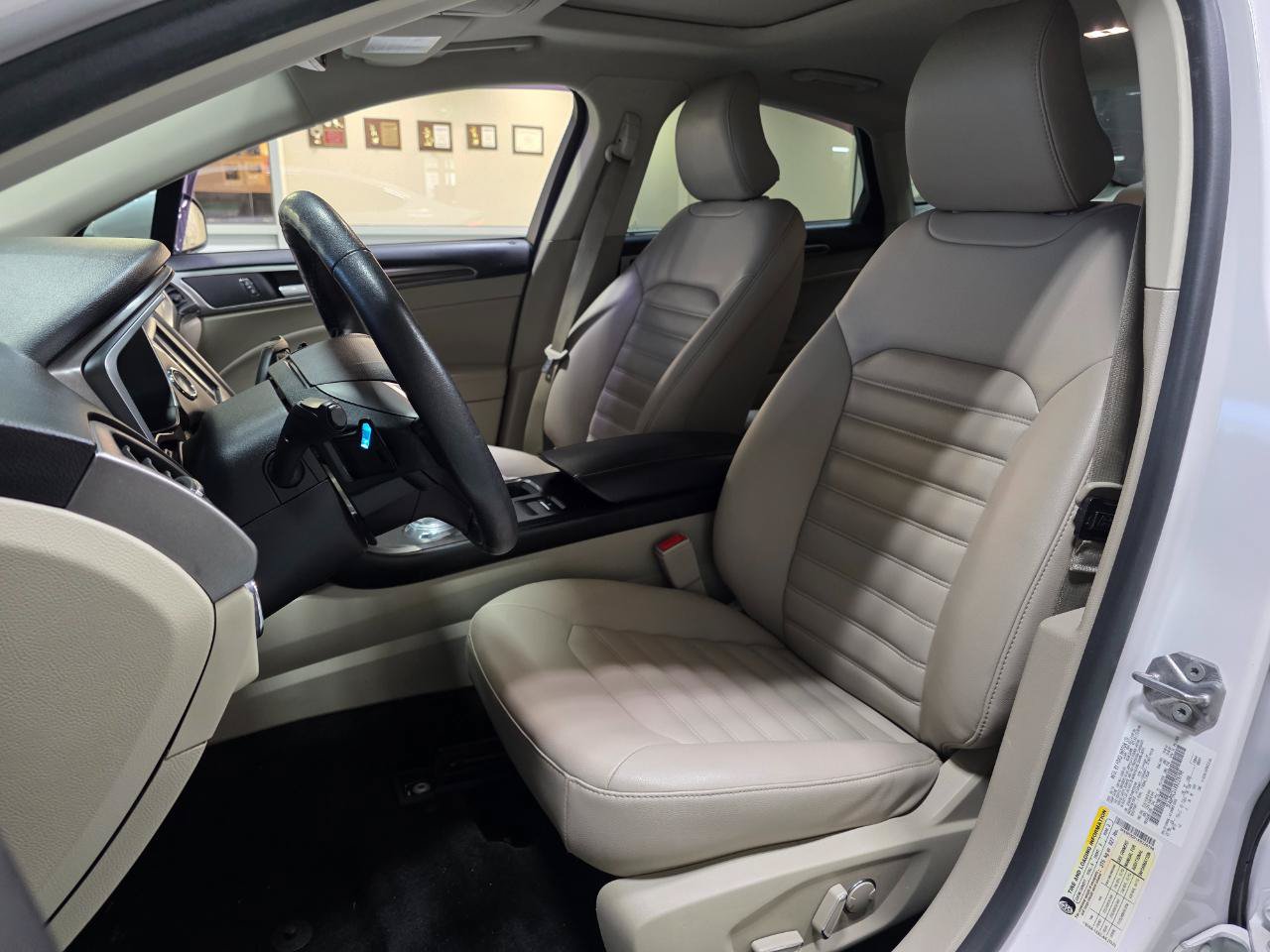 Used 2019 Ford Fusion SEL FWD image 15