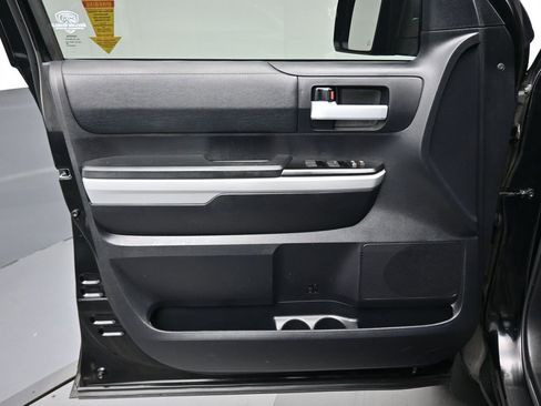 Used 2020 Toyota Tundra SR5 w/ SR5 Upgrade Package image 9