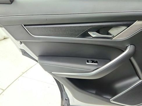 Used 2025 Jaguar F-PACE R-Dynamic S image 30