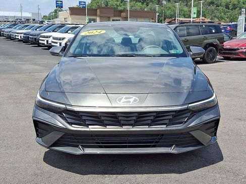 Certified 2024 Hyundai Elantra SEL FWD image 2