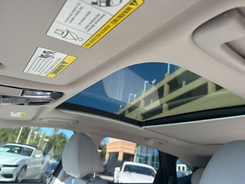 Used 2022 Hyundai Tucson Limited image 12