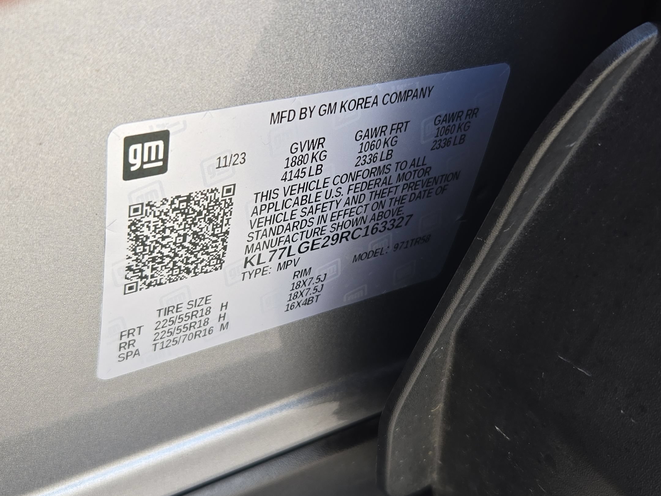Used 2024 Chevrolet Trax RS FWD image 32