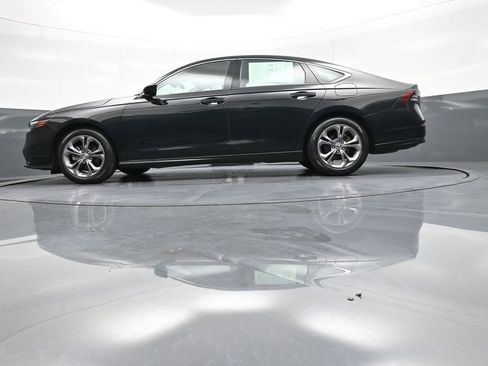 Certified 2023 Honda Accord EX image 32