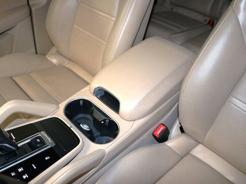 Used 2020 Porsche Cayenne Turbo AWD/4WD image 72