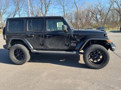 Used 2019 Jeep Wrangler Unlimited Sahara w/ Safety Group image 7