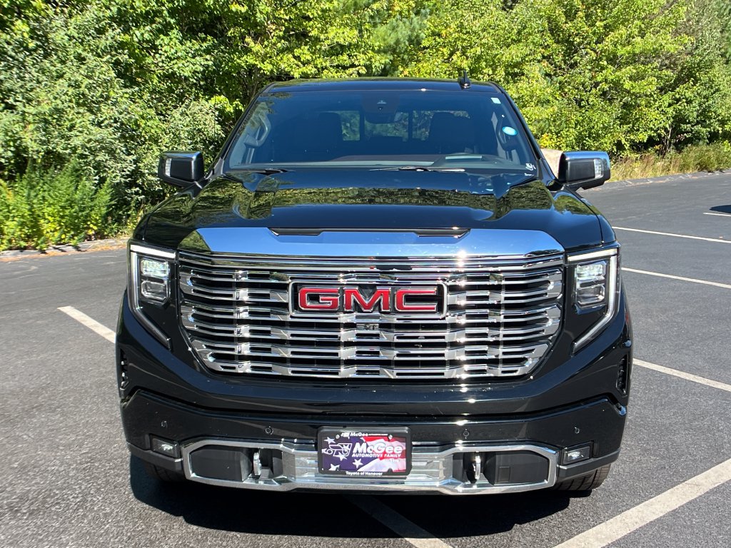 Used 2024 GMC Sierra 1500 Denali w/ Denali Reserve Package AWD/4WD image 8