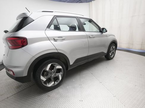 Used 2025 Hyundai Venue SEL FWD image 35