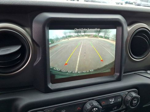 Used 2021 Jeep Wrangler Willys image 18