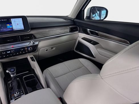 Certified 2022 Kia Telluride EX w/ EX Premium Package AWD/4WD image 26