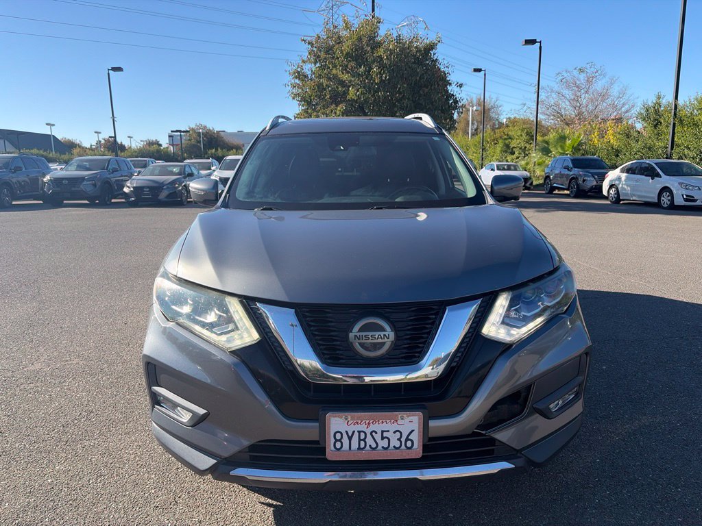 Used 2018 Nissan Rogue SL w/ Premium Package FWD image 2