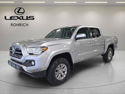 Used 2019 Toyota Tacoma Limited image 1