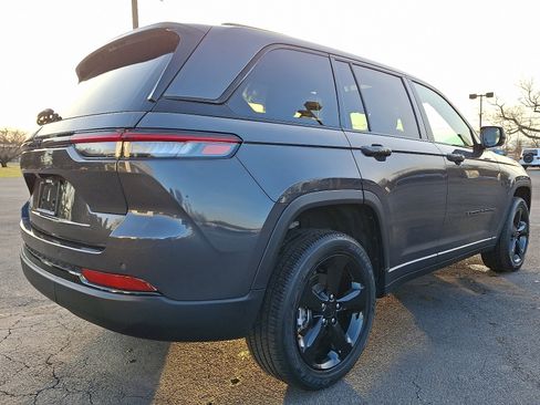 Certified 2023 Jeep Grand Cherokee Altitude image 6