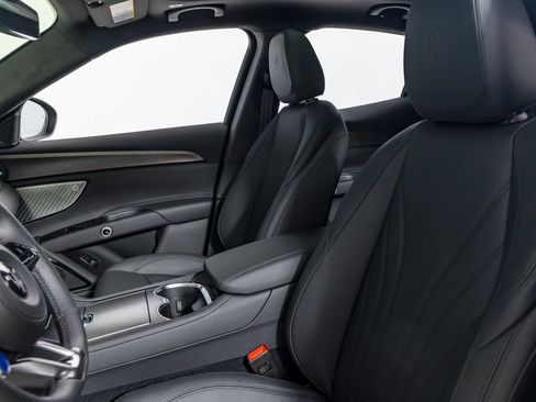 Used 2024 Maserati Grecale GT image 17