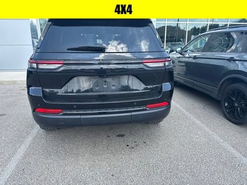 Used 2024 Jeep Grand Cherokee Altitude AWD/4WD image 5
