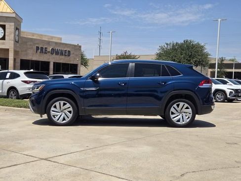 Used 2023 Volkswagen Atlas Cross Sport SE FWD image 4