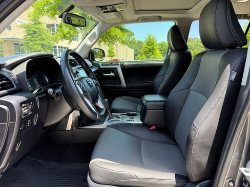 Used 2019 Toyota 4Runner SR5 Premium AWD/4WD image 34