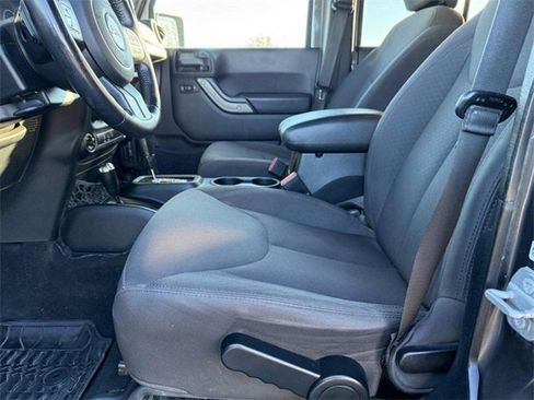 Used 2018 Jeep Wrangler Unlimited Sport S image 17