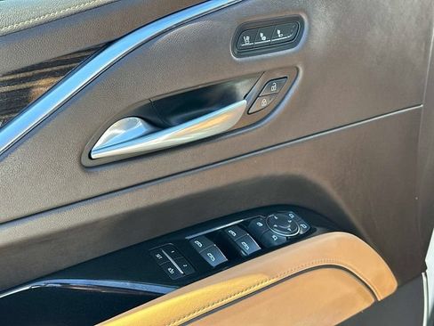 Used 2021 Cadillac Escalade Premium Luxury w/ LPO, Illumination Package AWD/4WD image 17