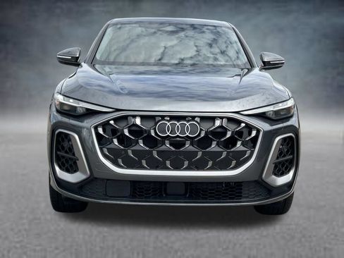 Used 2025 Audi Q5 Premium Plus w/ Premium Plus AWD/4WD image 8